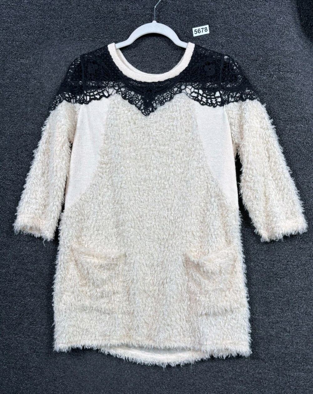 Ryu Sweater Womens Medium Ivory Black Lace Yoke Fuzzy Tunic Pockets RTA5035